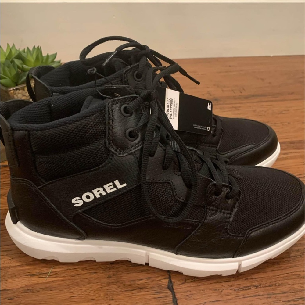 NWT: Sorel Men’s Black and White High-Top Waterproof Sneakers Size 9